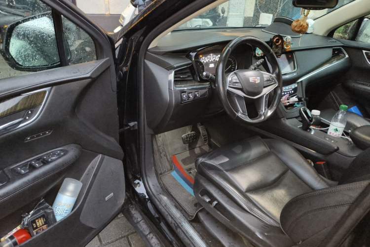 Used Cadillac XT5 2018 25T Luxury Model Driver Seat