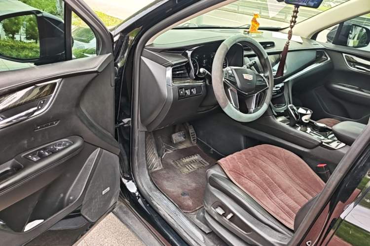 Used Cadillac XT5 2018 25T Luxury Model Driver Seat