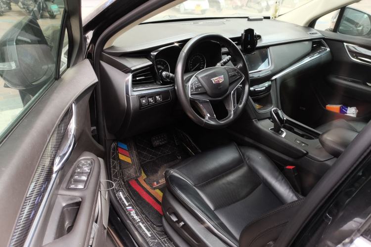 Used Cadillac XT5 2018 25T Luxury Model Driver Seat