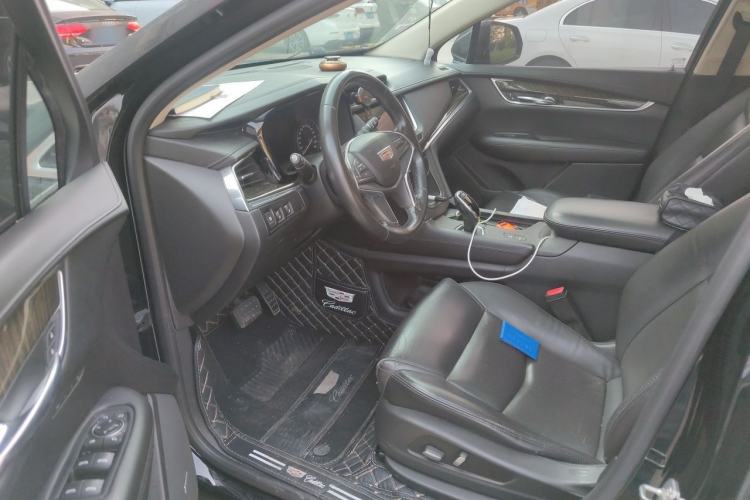 Used Cadillac XT5 2018 25T Luxury Model Driver Seat