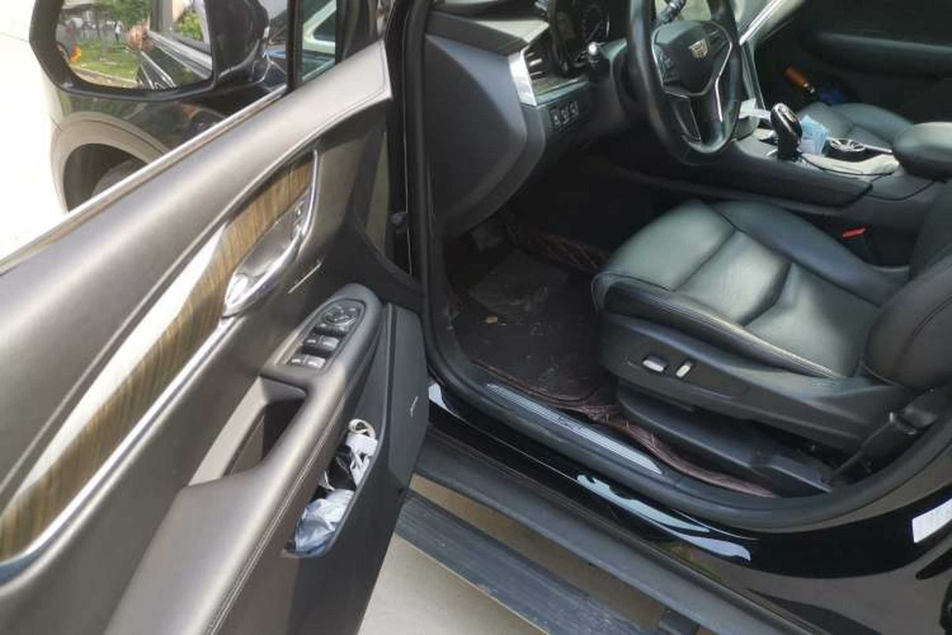 Used Cadillac XT5 2018 25T Luxury Model Driver Seat