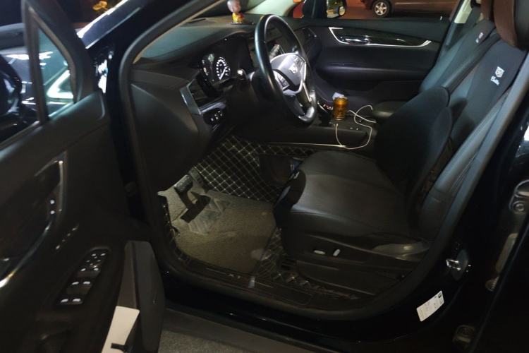 Used Cadillac XT5 2018 25T Luxury Model Driver Seat