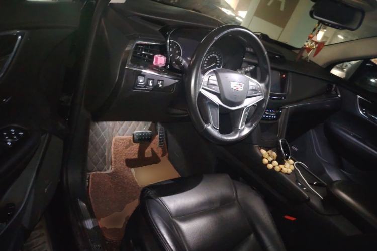 Used Cadillac XT5 2018 25T Luxury Model Driver Seat