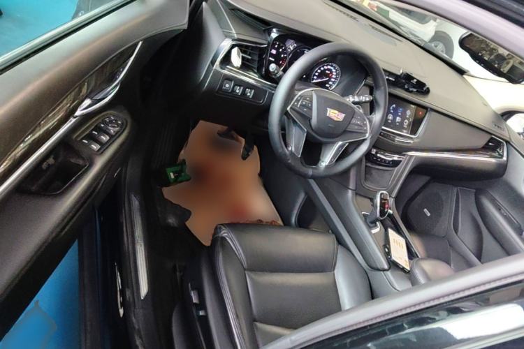 Used Cadillac XT5 2018 25T Luxury Model Driver Seat