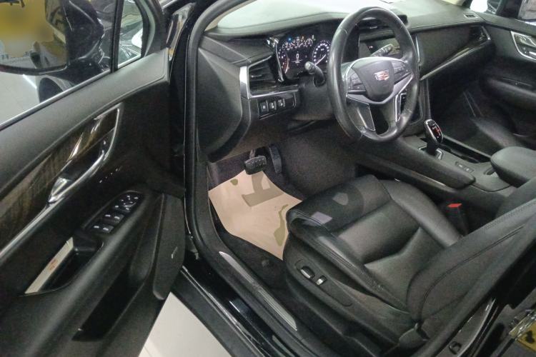 Used Cadillac XT5 2018 25T Luxury Model Driver Seat