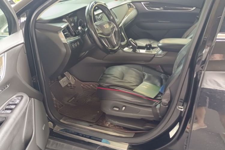 Used Cadillac XT5 2018 25T Luxury Model Driver Seat
