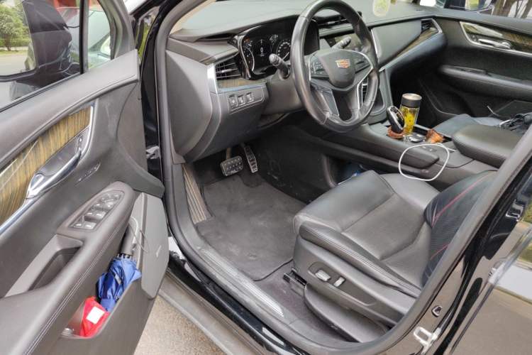 Used Cadillac XT5 2018 25T Luxury Model Driver Seat