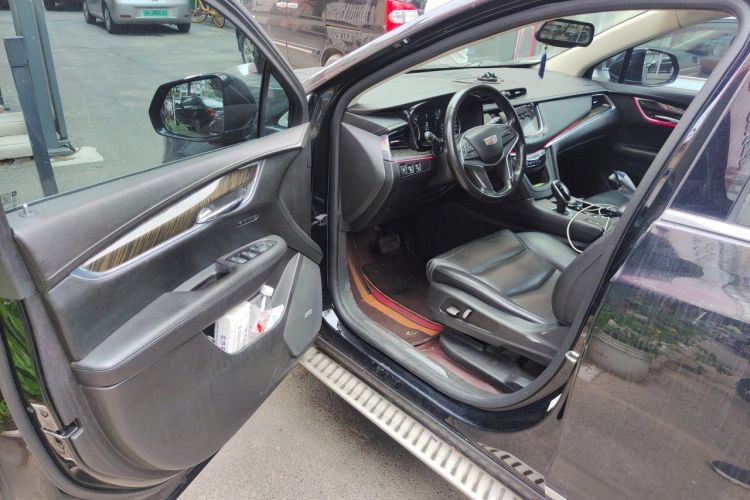 Used Cadillac XT5 2018 25T Luxury Model Driver Seat