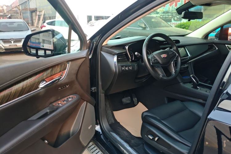 Used Cadillac XT5 2018 25T Luxury Model Driver Seat
