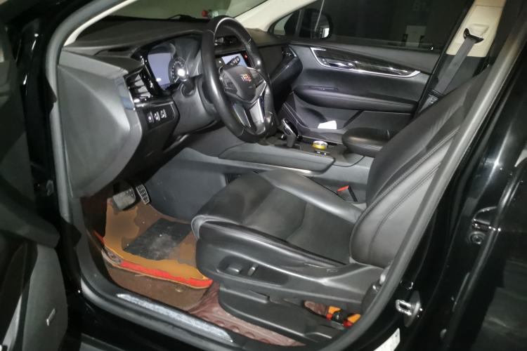 Used Cadillac XT5 2018 25T Luxury Model Driver Seat