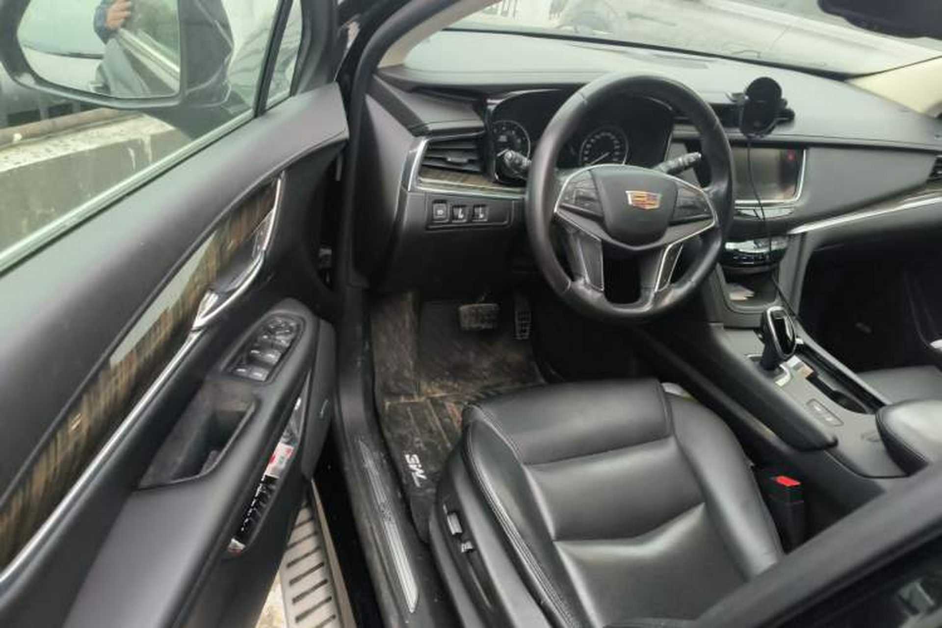 Used Cadillac XT5 2018 25T Luxury Model Driver Seat