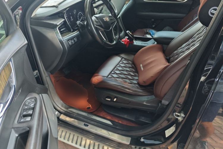 Used Cadillac XT5 2018 25T Luxury Model Driver Seat