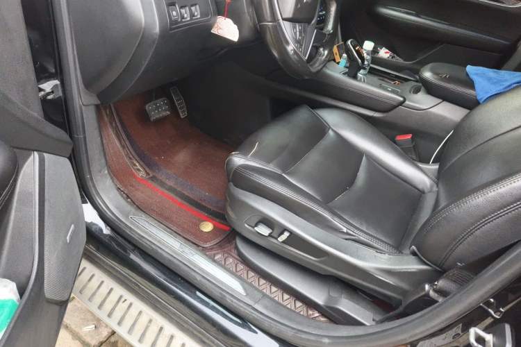 Used Cadillac XT5 2018 25T Tech Model Driver Seat