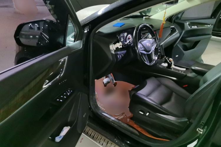 Used Cadillac XT5 2018 25T Luxury Model Driver Seat