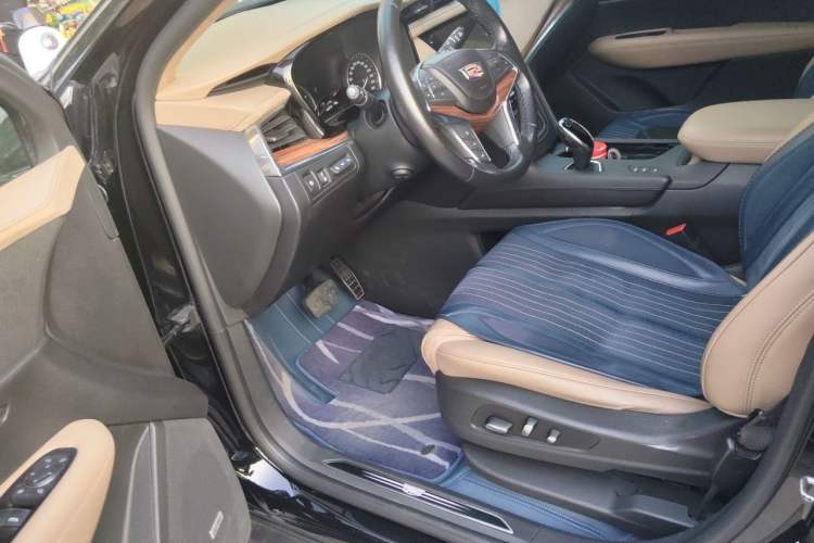 Used Cadillac XT5 2018 28E 4x4 Platinum Edition Driver Seat