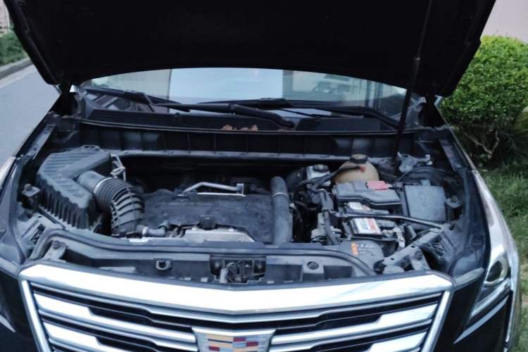Used Cadillac XT5 2018 25T Luxury Model Engine Bay