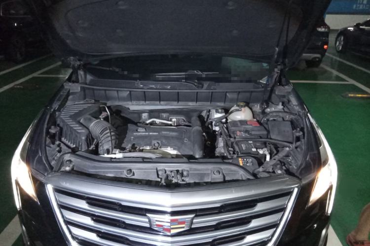 Used Cadillac XT5 2018 25T Luxury Model Engine Bay