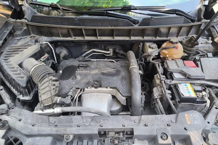 Used Cadillac XT5 2018 25T Luxury Model Engine Bay