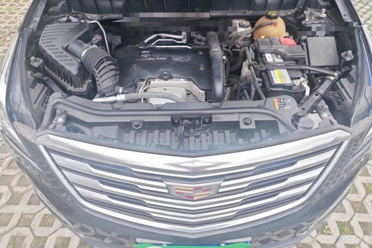 Used Cadillac XT5 2018 25T Luxury Model Engine Bay