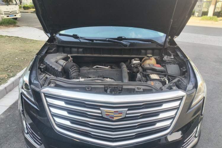 Used Cadillac XT5 2018 25T Luxury Model Engine Bay