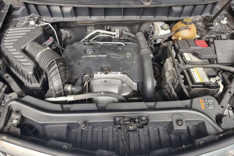 Used Cadillac XT5 2018 25T Tech Model Engine Bay