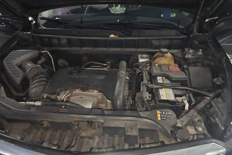 Used Cadillac XT5 2018 25T Luxury Model Engine Bay