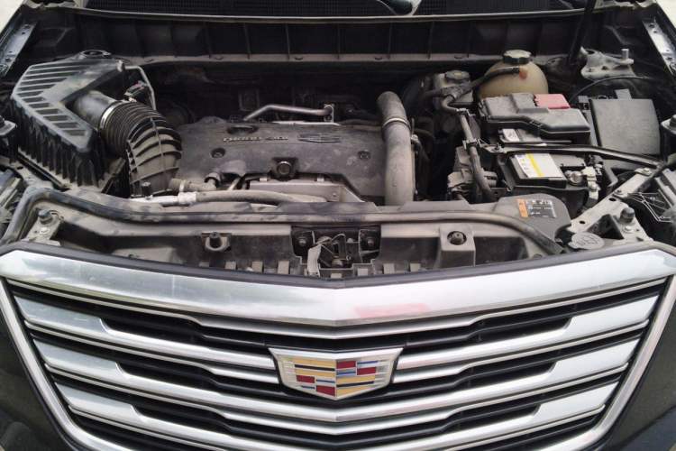 Used Cadillac XT5 2018 25T Luxury Model Engine Bay