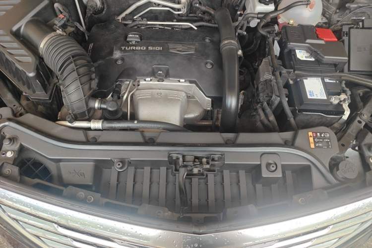Used Cadillac XT5 2018 25T Luxury Model Engine Bay