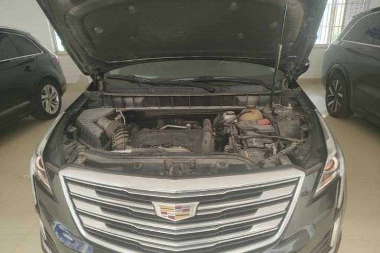 Used Cadillac XT5 2018 25T Luxury Model Engine Bay