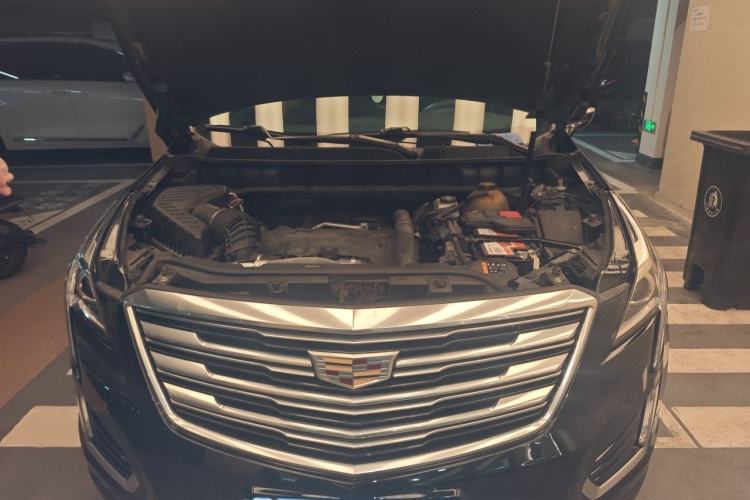 Used Cadillac XT5 2018 25T Luxury Model Engine Bay
