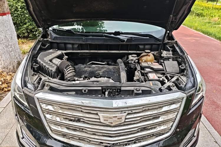Used Cadillac XT5 2018 25T Luxury Model Engine Bay