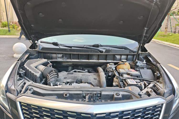Used Cadillac XT5 2018 25T Luxury Model Engine Bay