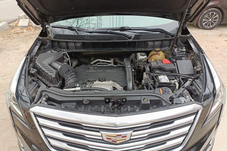 Used Cadillac XT5 2018 25T Luxury Model Engine Bay