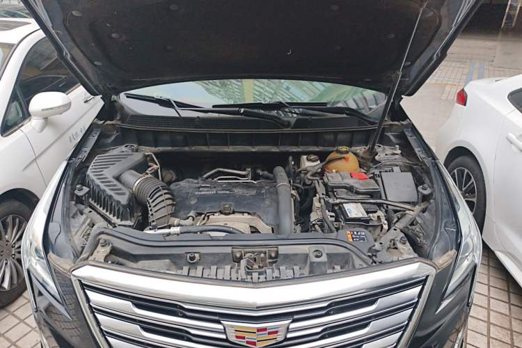 Used Cadillac XT5 2018 25T Luxury Model Engine Bay