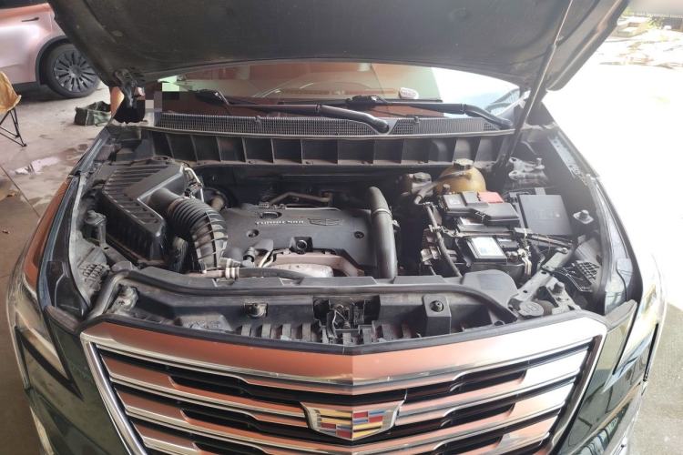 Used Cadillac XT5 2018 28T Four-Wheel Drive Luxury Model Engine Bay