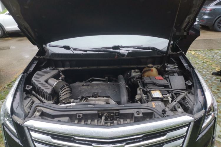 Used Cadillac XT5 2018 25T Luxury Model Engine Bay