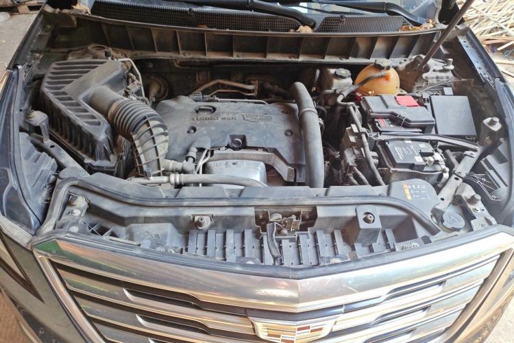 Used Cadillac XT5 2018 25T Luxury Model Engine Bay