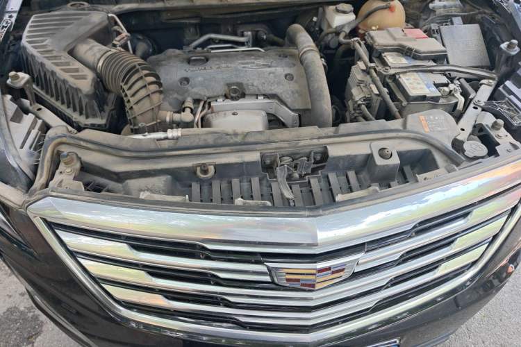 Used Cadillac XT5 2018 25T Luxury Model Engine Bay