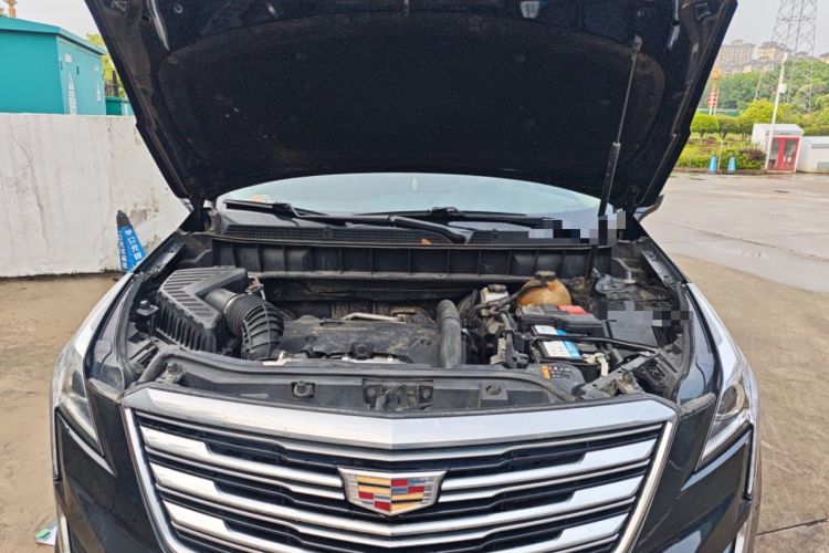 Used Cadillac XT5 2018 25T Luxury Model Engine Bay