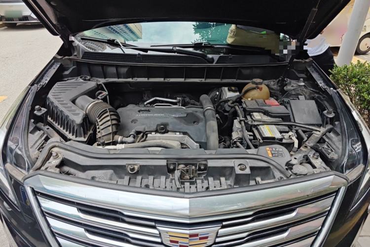 Used Cadillac XT5 2018 25T Luxury Model Engine Bay
