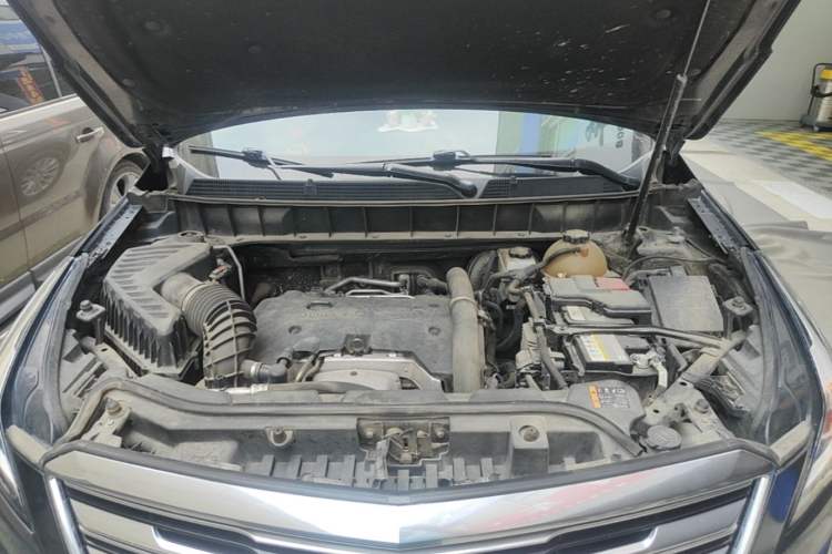 Used Cadillac XT5 2018 25T Tech Model Engine Bay