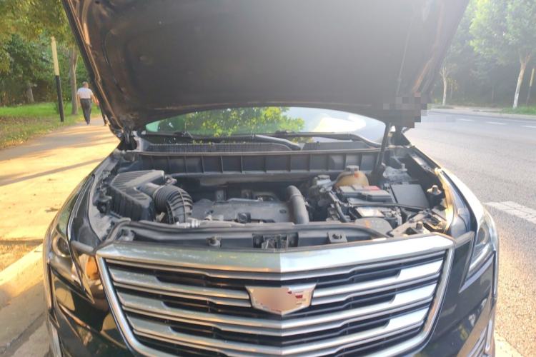 Used Cadillac XT5 2018 25T Luxury Model Engine Bay