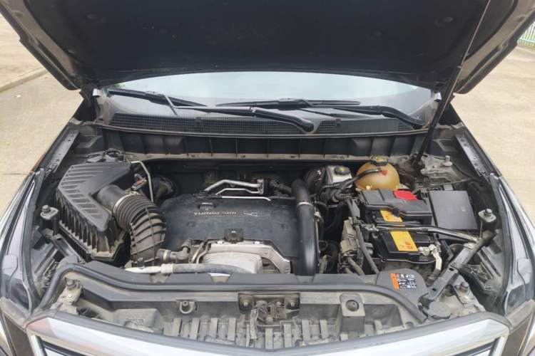 Used Cadillac XT5 2018 25T Luxury Model Engine Bay