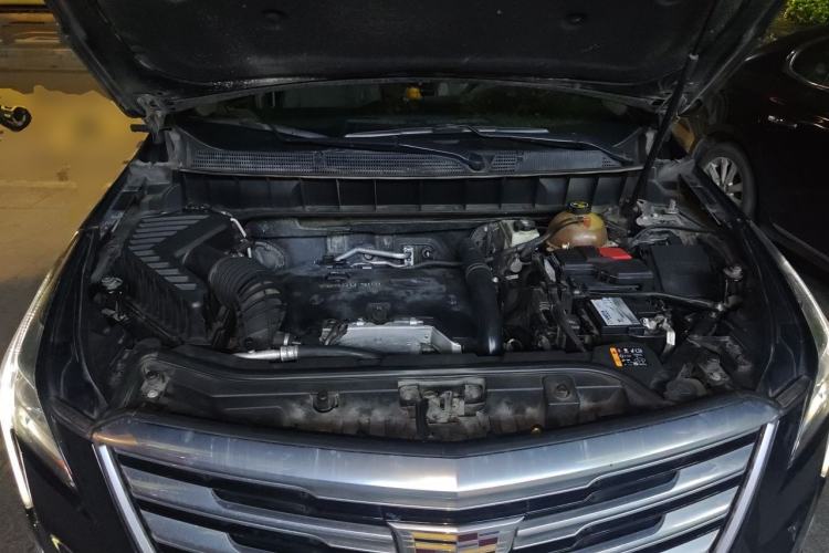 Used Cadillac XT5 2018 25T Luxury Model Engine Bay