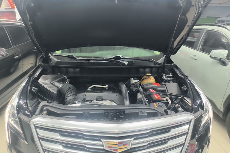 Used Cadillac XT5 2018 25T Luxury Model Engine Bay