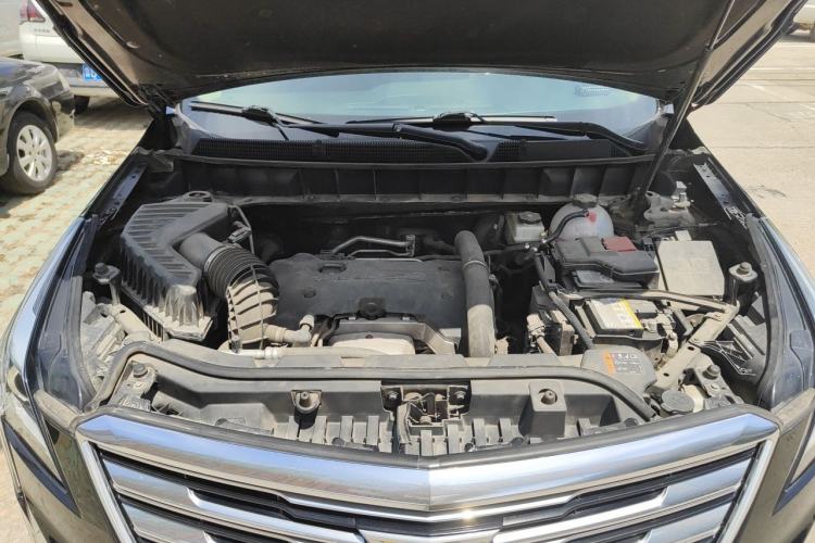 Used Cadillac XT5 2018 25T Luxury Model Engine Bay