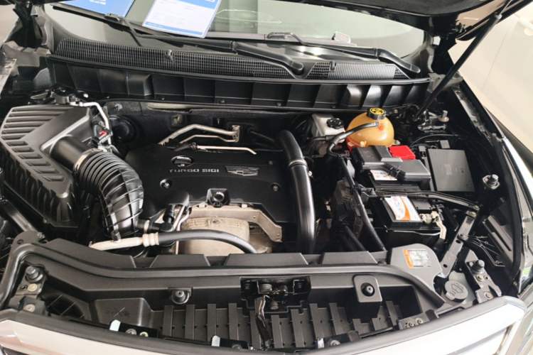 Used Cadillac XT5 2018 25T Luxury Model Engine Bay