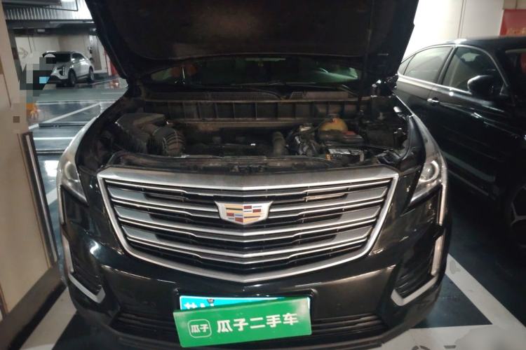 Used Cadillac XT5 2018 25T Luxury Model Engine Bay
