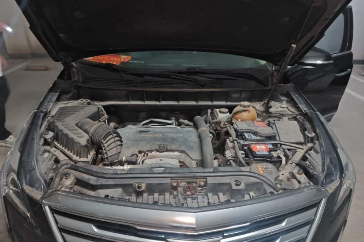Used Cadillac XT5 2018 25T Luxury Model Engine Bay