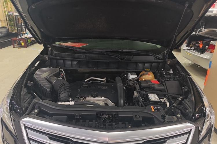 Used Cadillac XT5 2018 25T Luxury Model Engine Bay